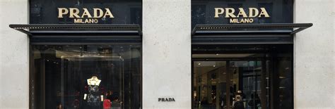 prada rue du faubourg saint honoré|Prada fait son grand retour Faubourg Saint.